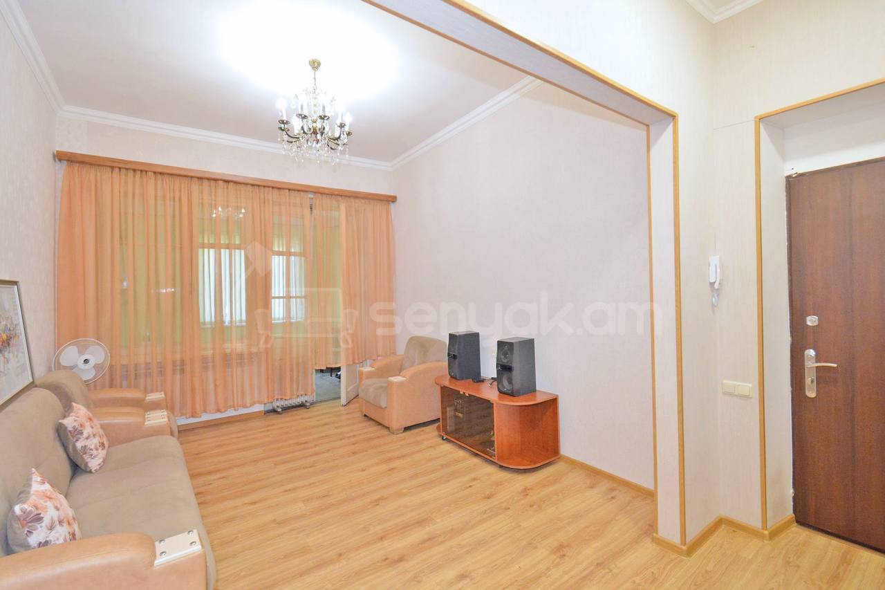 2 Սենյականոց Բնակարան Քարե Շենքում, 70քմ, 5/5 հարկ, Կոսմետիկ Վերանորոգված, Կահավորված