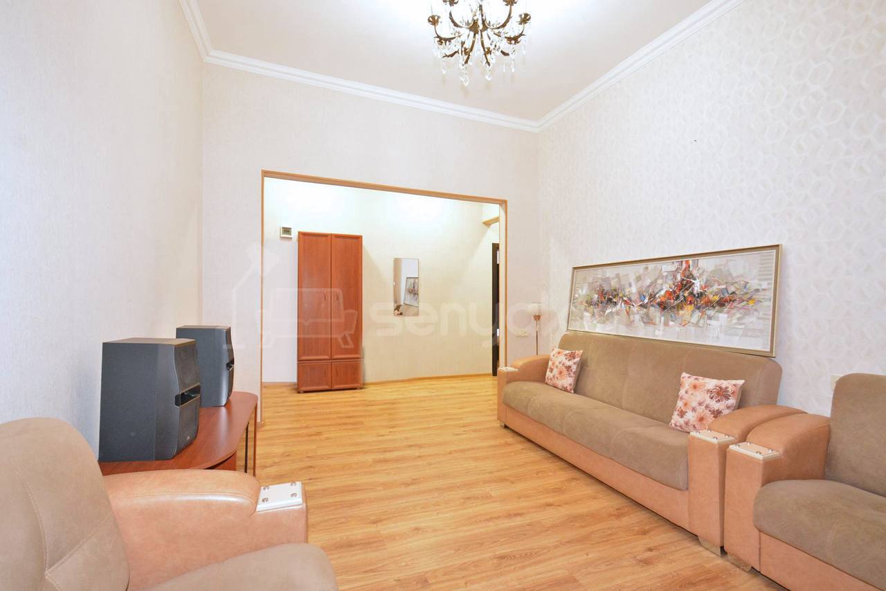 2 Սենյականոց Բնակարան Քարե Շենքում, 70քմ, 5/5 հարկ, Կոսմետիկ Վերանորոգված, Կահավորված