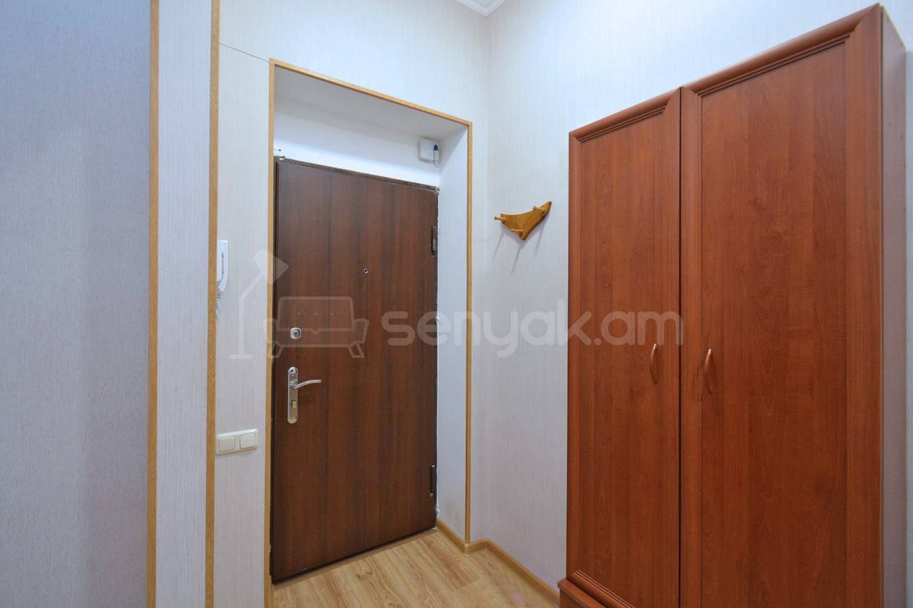 2 Սենյականոց Բնակարան Քարե Շենքում, 70քմ, 5/5 հարկ, Կոսմետիկ Վերանորոգված, Կահավորված