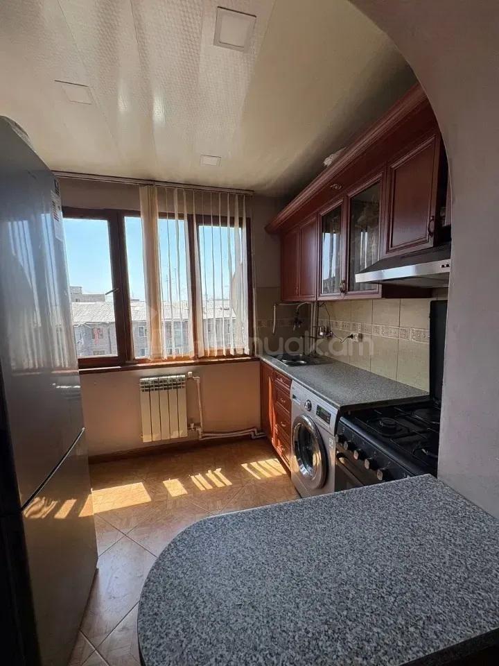 3 Սենյականոց Բնակարան Քարե Շենքում, 81քմ, 5/5 հարկ, Կոսմետիկ Վերանորոգված