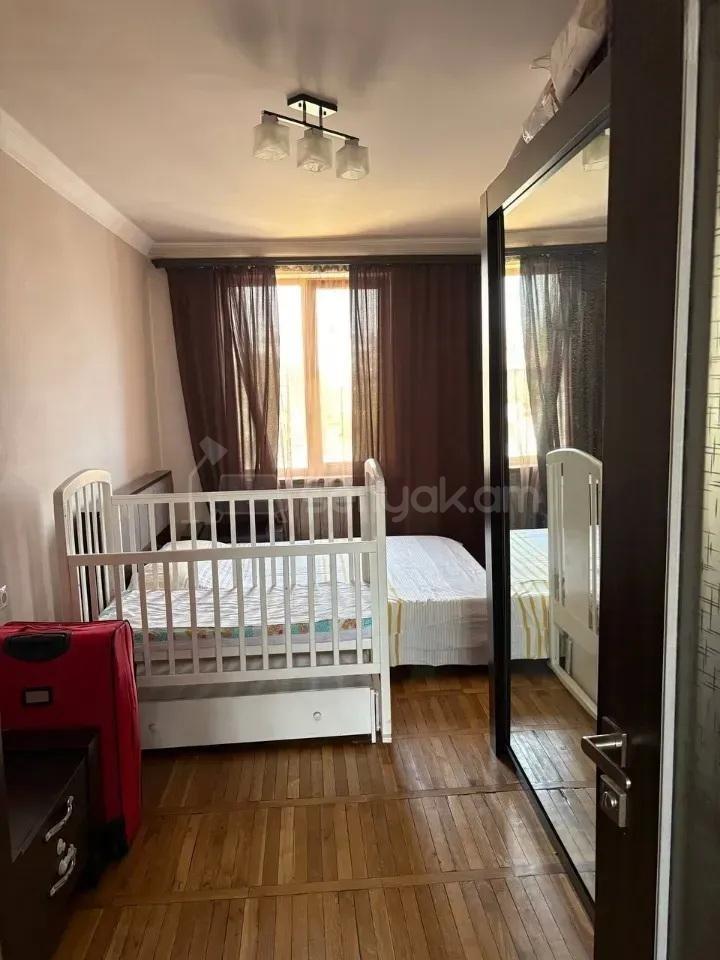 3 Սենյականոց Բնակարան Քարե Շենքում, 81քմ, 5/5 հարկ, Կոսմետիկ Վերանորոգված