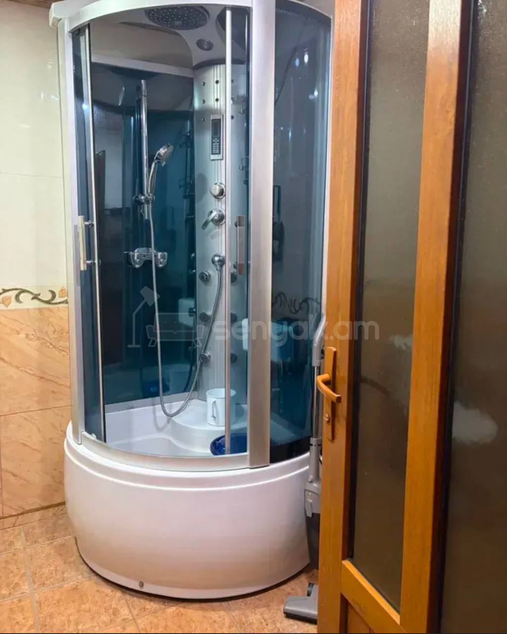 3 Սենյականոց Բնակարան Քարե Շենքում, 90քմ, 5/10 հարկ, Դիզայներական Վերանորոգված, Կահավորված