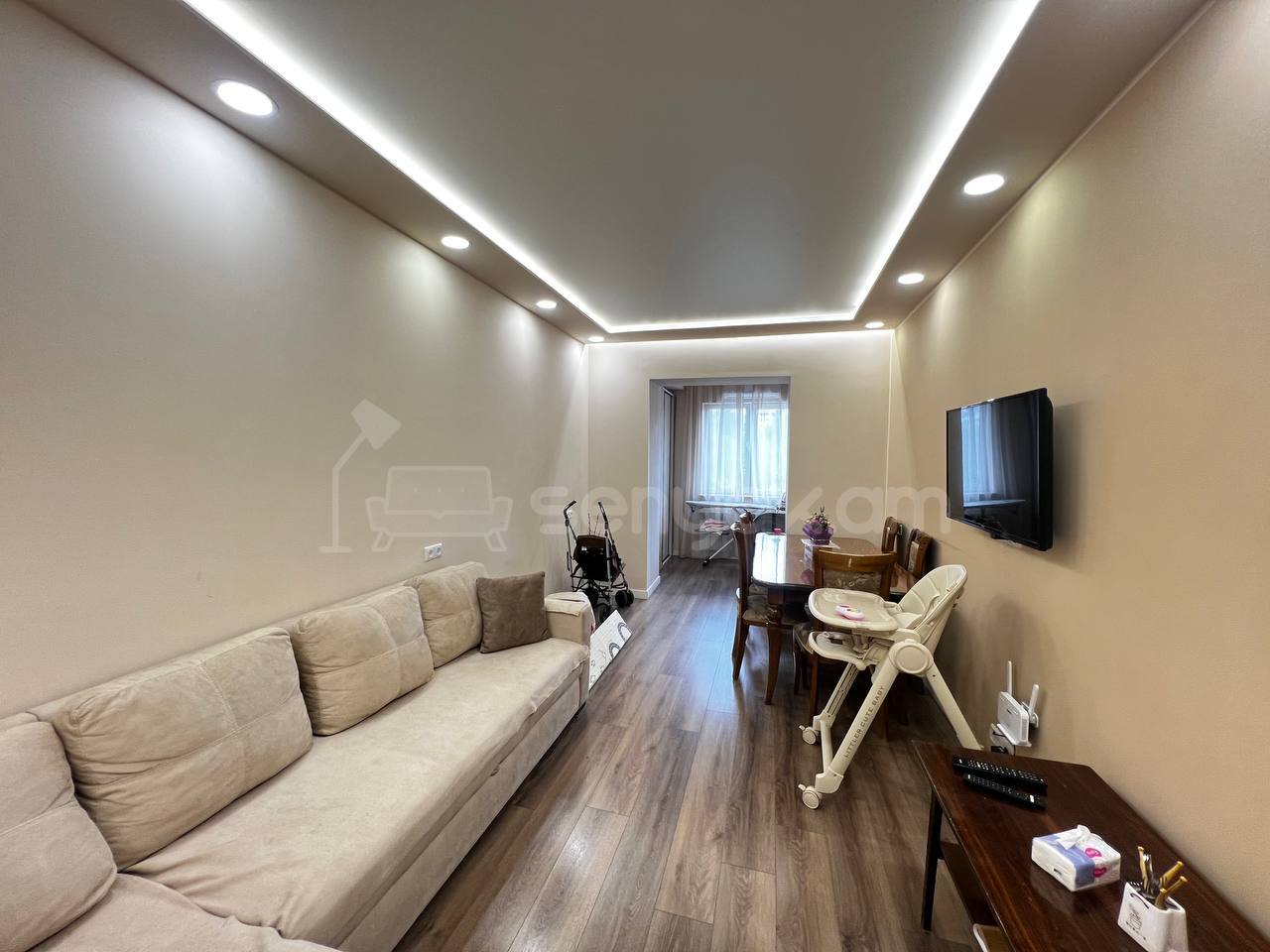 2 Սենյականոց Բնակարան Քարե Շենքում, 56քմ, 5/5 հարկ, Կապիտալ Վերանորոգված
