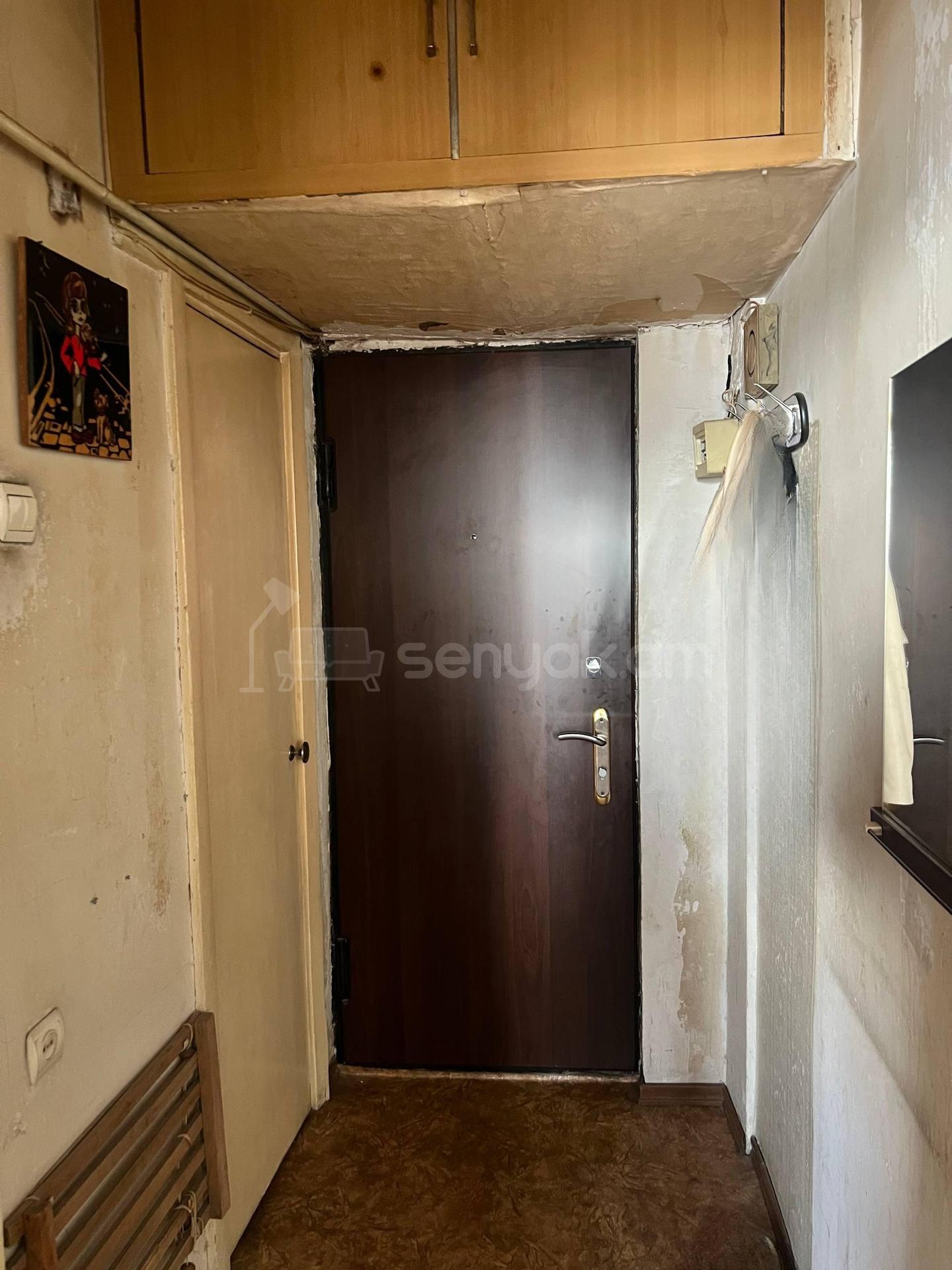 1 Սենյականոց Բնակարան, 41քմ, 7/9 հարկ, Պետական Վիճակում