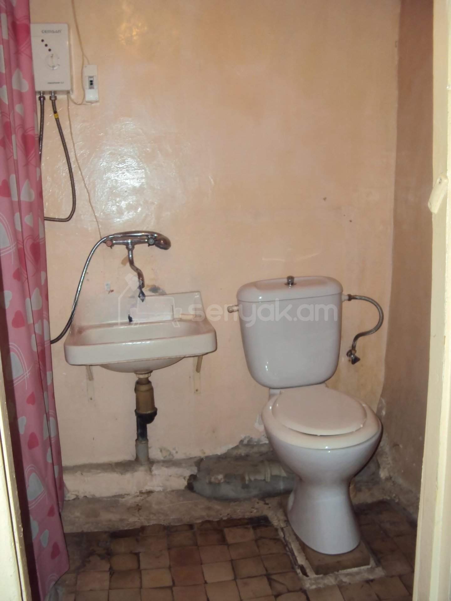 1 Սենյականոց Բնակարան, 41քմ, 7/9 հարկ, Պետական Վիճակում