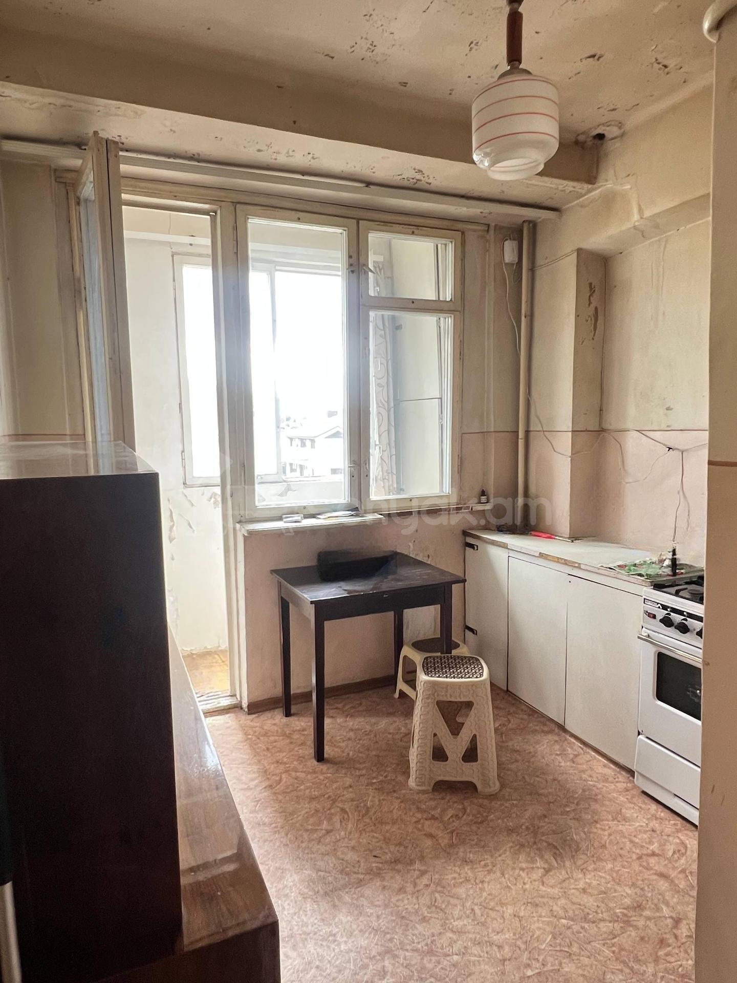 1 Սենյականոց Բնակարան, 41քմ, 7/9 հարկ, Պետական Վիճակում