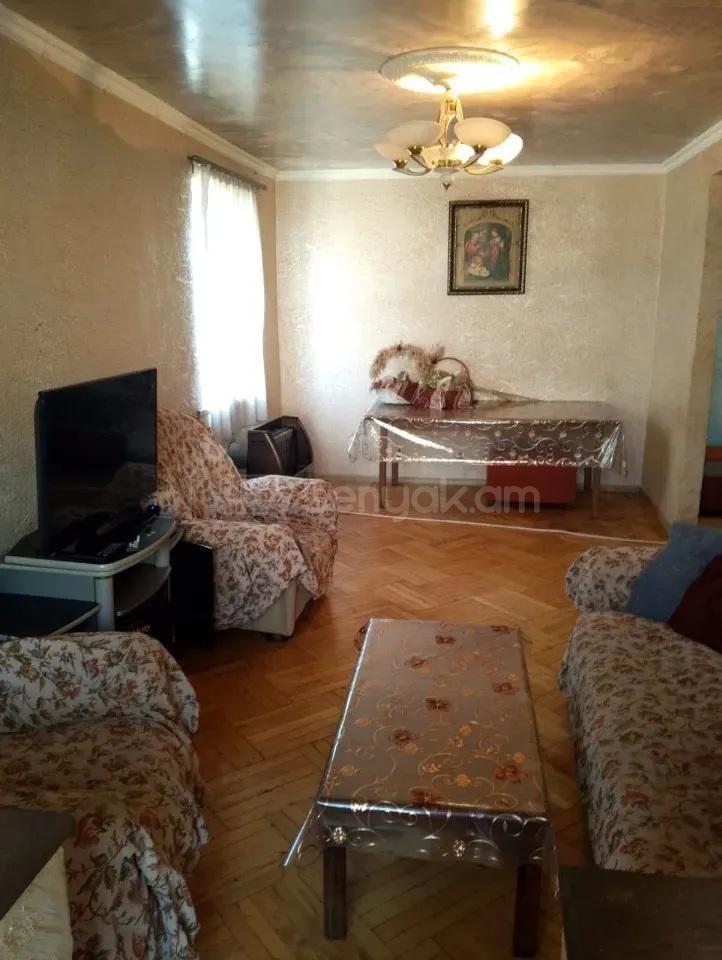 2 Սենյականոց Բնակարան Քարե Շենքում, 51քմ, 2/5 հարկ, Նորմալ Վիճակում