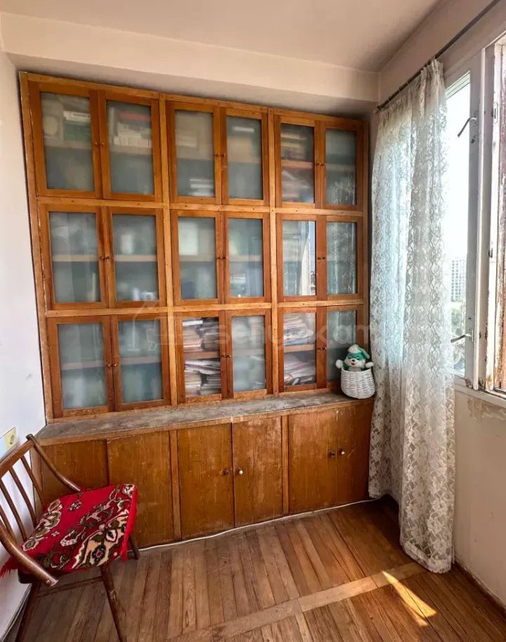 3 Սենյականոց Բնակարան Քարե Շենքում, 56քմ, 5/5 հարկ, Կապիտալ Վերանորոգված