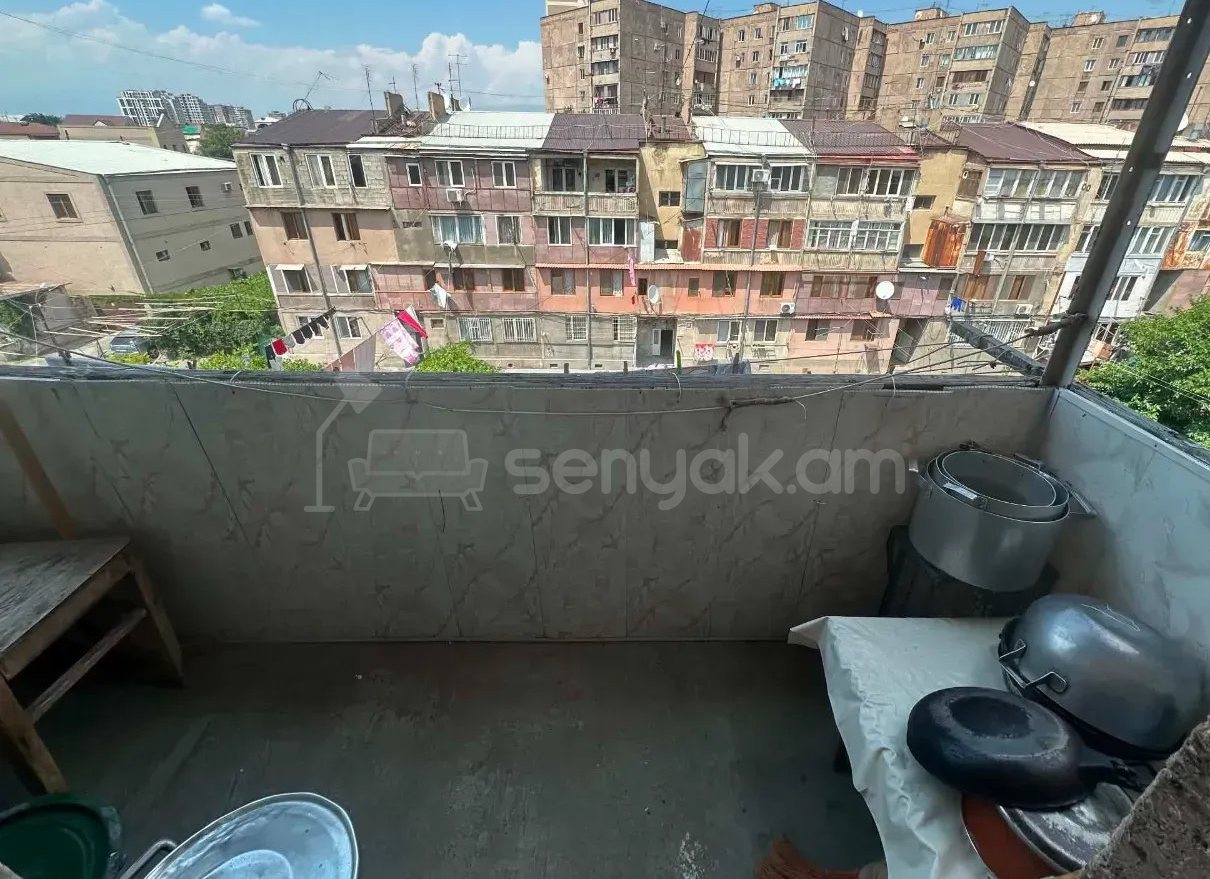 3 Սենյականոց Բնակարան Քարե Շենքում, 56քմ, 5/5 հարկ, Կապիտալ Վերանորոգված