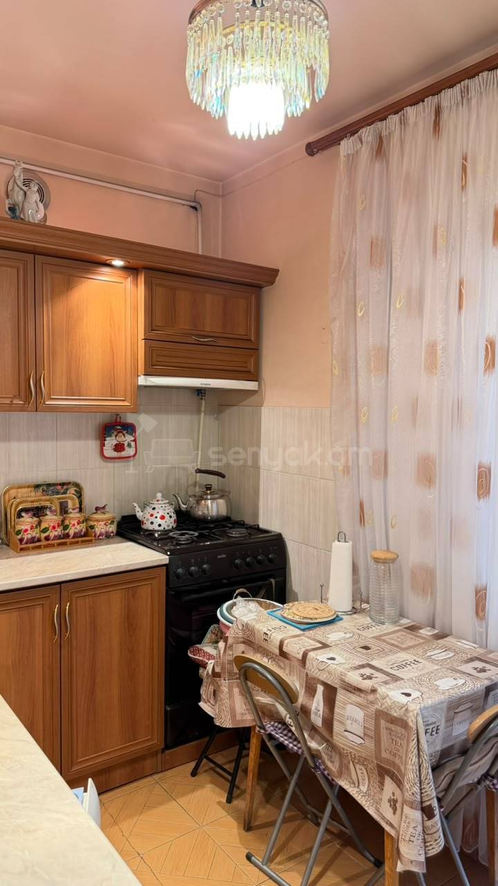 2 Սենյականոց Բնակարան Քարե Շենքում, 65քմ, 3/5 հարկ, Կոսմետիկ Վերանորոգված, Կահավորված, Արևկող