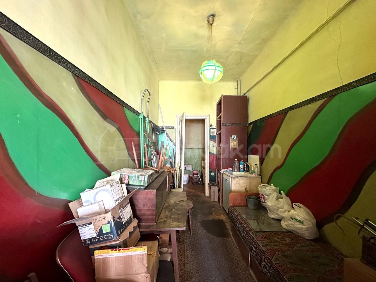 3 Սենյականոց Բնակարան Քարե Շենքում, 91քմ, 4/4 հարկ, Պետական Վիճակում
