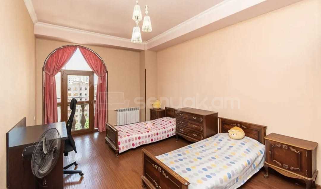 3 Սենյականոց Բնակարան Նորակառույցում, 100քմ, 8/8 հարկ, Նորմալ Վիճակում, Կահավորված, Արևկող