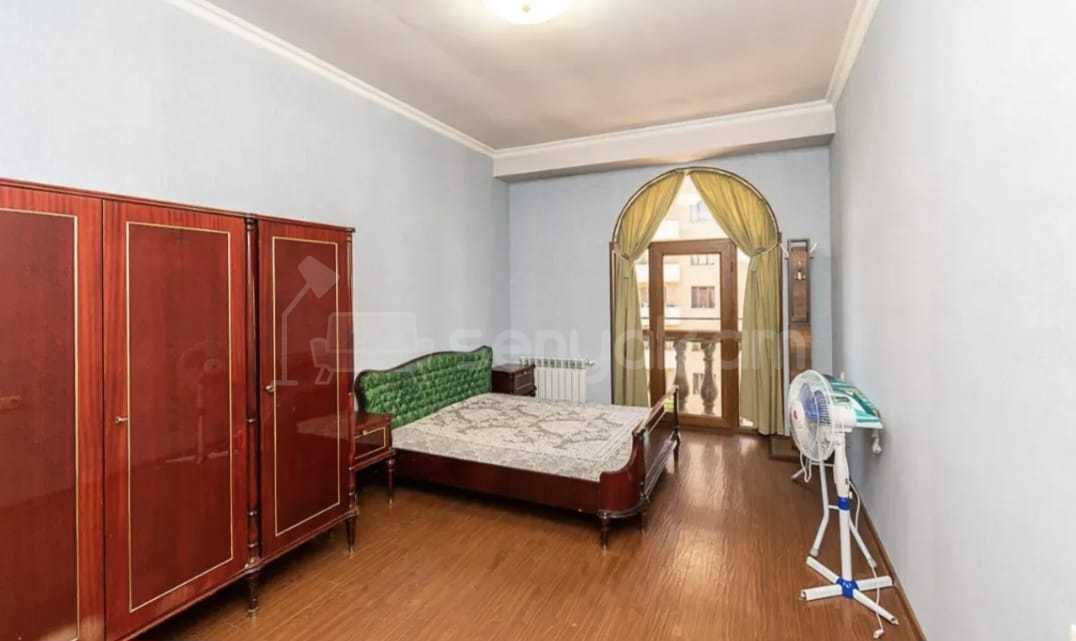 3 Սենյականոց Բնակարան Նորակառույցում, 100քմ, 8/8 հարկ, Նորմալ Վիճակում, Կահավորված, Արևկող