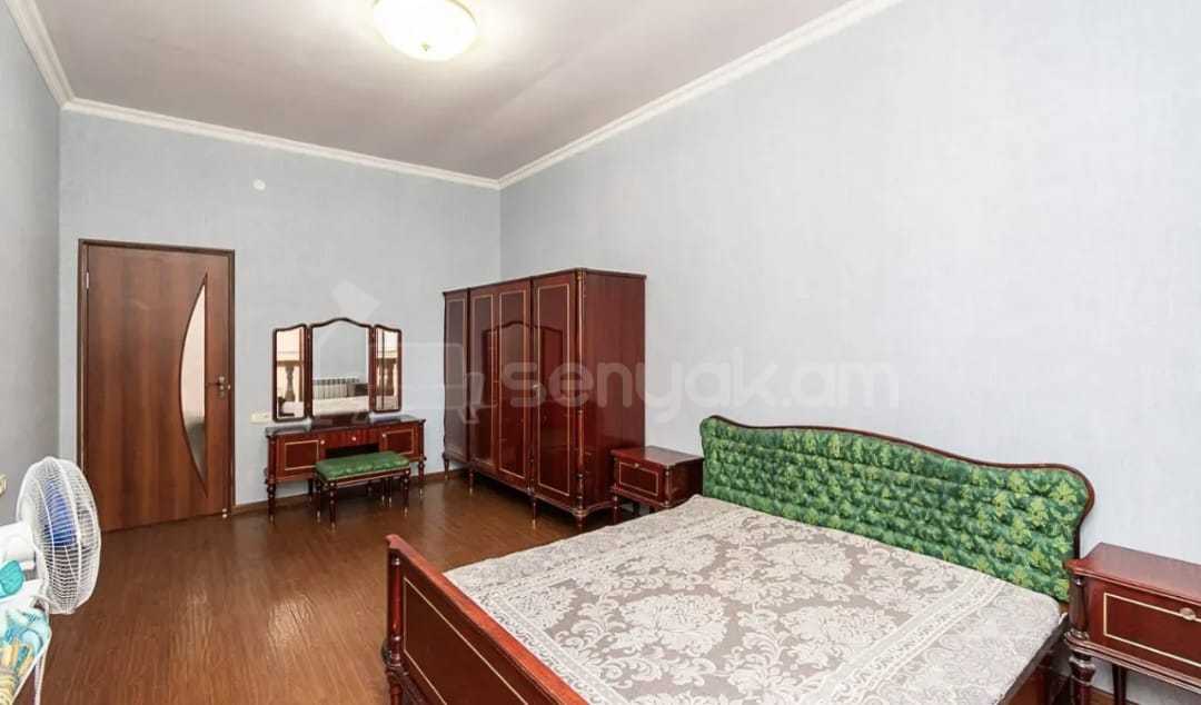 3 Սենյականոց Բնակարան Նորակառույցում, 100քմ, 8/8 հարկ, Նորմալ Վիճակում, Կահավորված, Արևկող