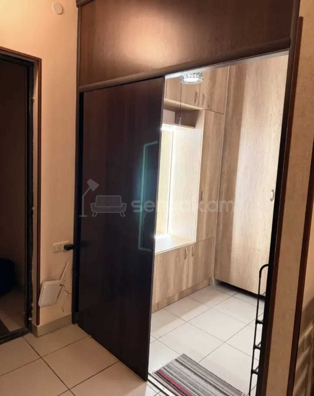 3 Սենյականոց Բնակարան Նորակառույցում, 100քմ, 8/8 հարկ, Նորմալ Վիճակում, Կահավորված, Արևկող