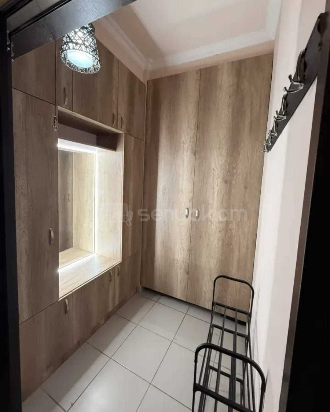 3 Սենյականոց Բնակարան Նորակառույցում, 100քմ, 8/8 հարկ, Նորմալ Վիճակում, Կահավորված, Արևկող