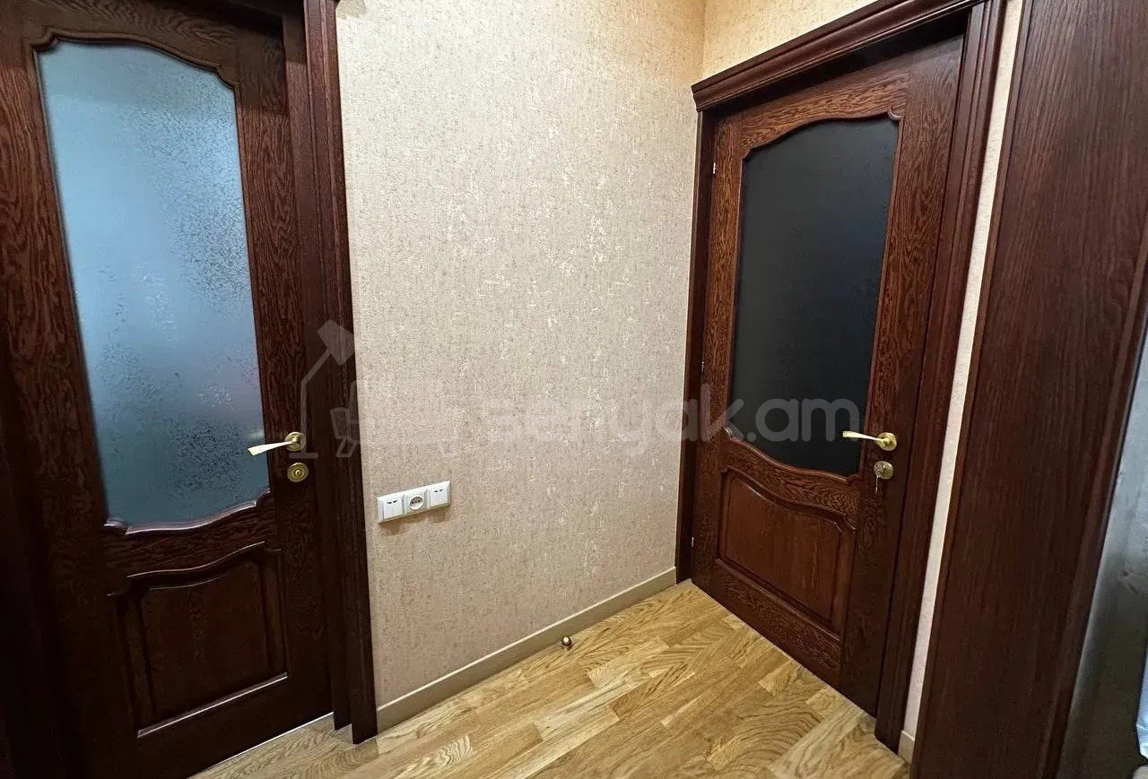 2 Սենյականոց Բնակարան Քարե Շենքում, 72քմ, 4/4 հարկ, Կապիտալ Վերանորոգված