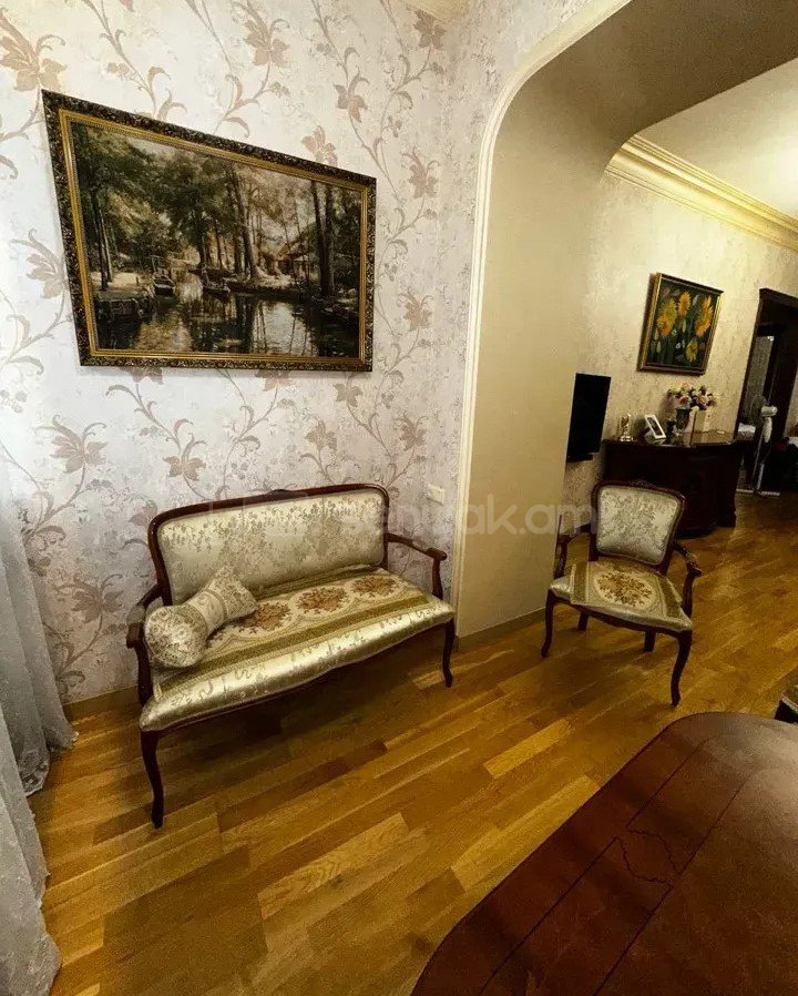 2 Սենյականոց Բնակարան Քարե Շենքում, 72քմ, 4/4 հարկ, Կապիտալ Վերանորոգված