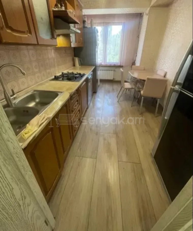 3 Սենյականոց Բնակարան, 90քմ, 2/14 հարկ, Նորմալ Վիճակում, Կահավորված
