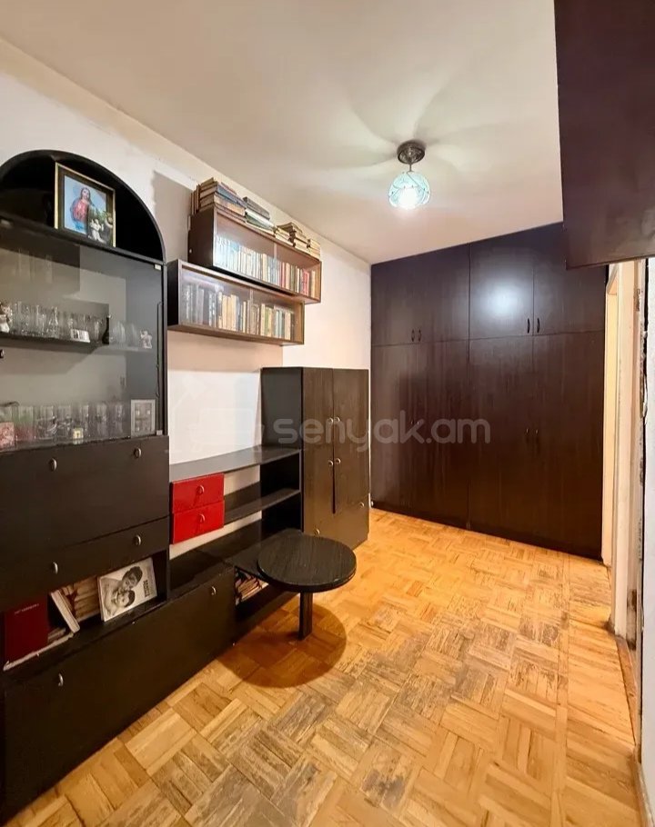 4 Սենյականոց Բնակարան, 90քմ, 7/9 հարկ, Նորմալ Վիճակում, Կահավորված