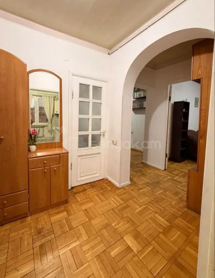 4 Սենյականոց Բնակարան, 90քմ, 7/9 հարկ, Նորմալ Վիճակում, Կահավորված
