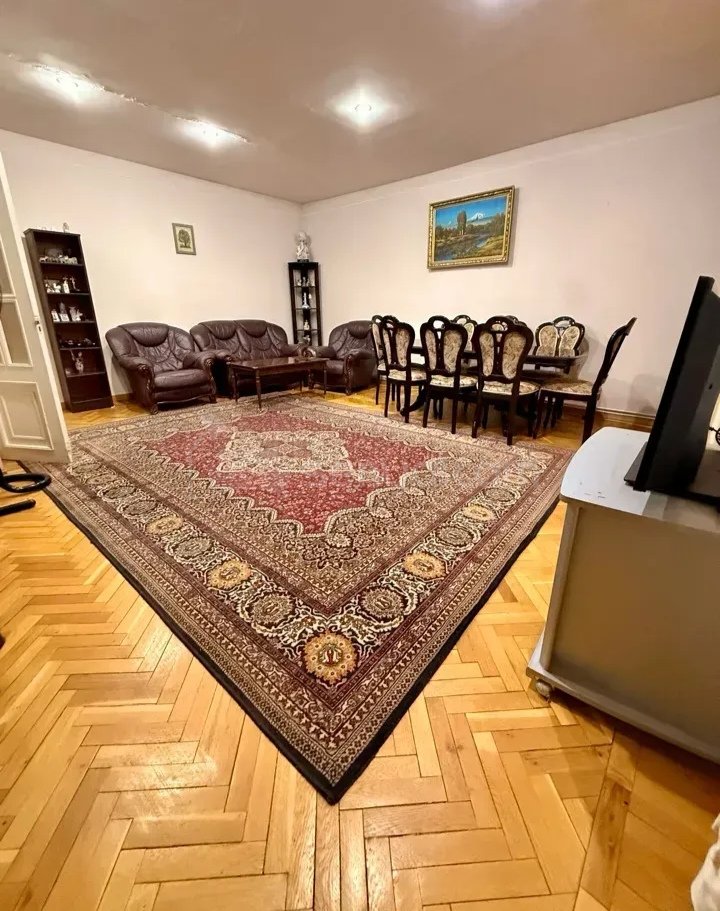 4 Սենյականոց Բնակարան, 90քմ, 7/9 հարկ, Նորմալ Վիճակում, Կահավորված