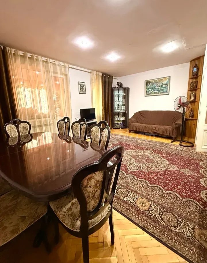 4 Սենյականոց Բնակարան, 90քմ, 7/9 հարկ, Նորմալ Վիճակում, Կահավորված