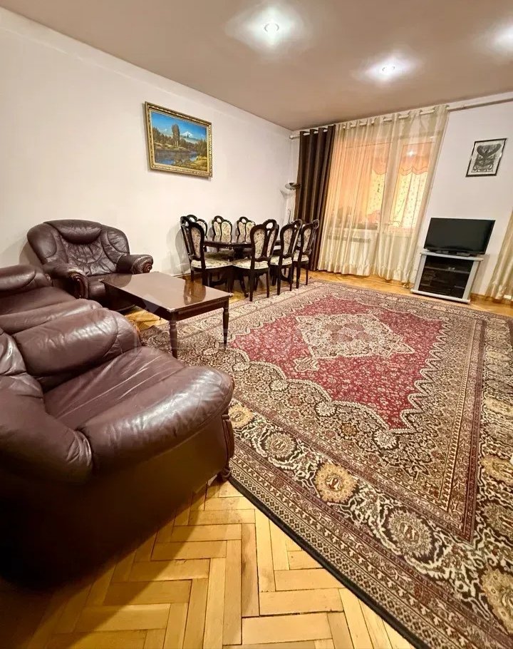 4 Սենյականոց Բնակարան, 90քմ, 7/9 հարկ, Նորմալ Վիճակում, Կահավորված