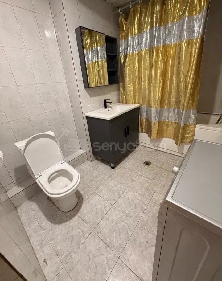 4 Սենյականոց Բնակարան, 90քմ, 7/9 հարկ, Նորմալ Վիճակում, Կահավորված
