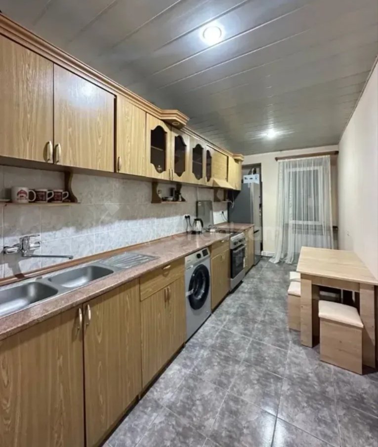 4 Սենյականոց Բնակարան, 90քմ, 6/9 հարկ, Նորմալ Վիճակում, Կահավորված