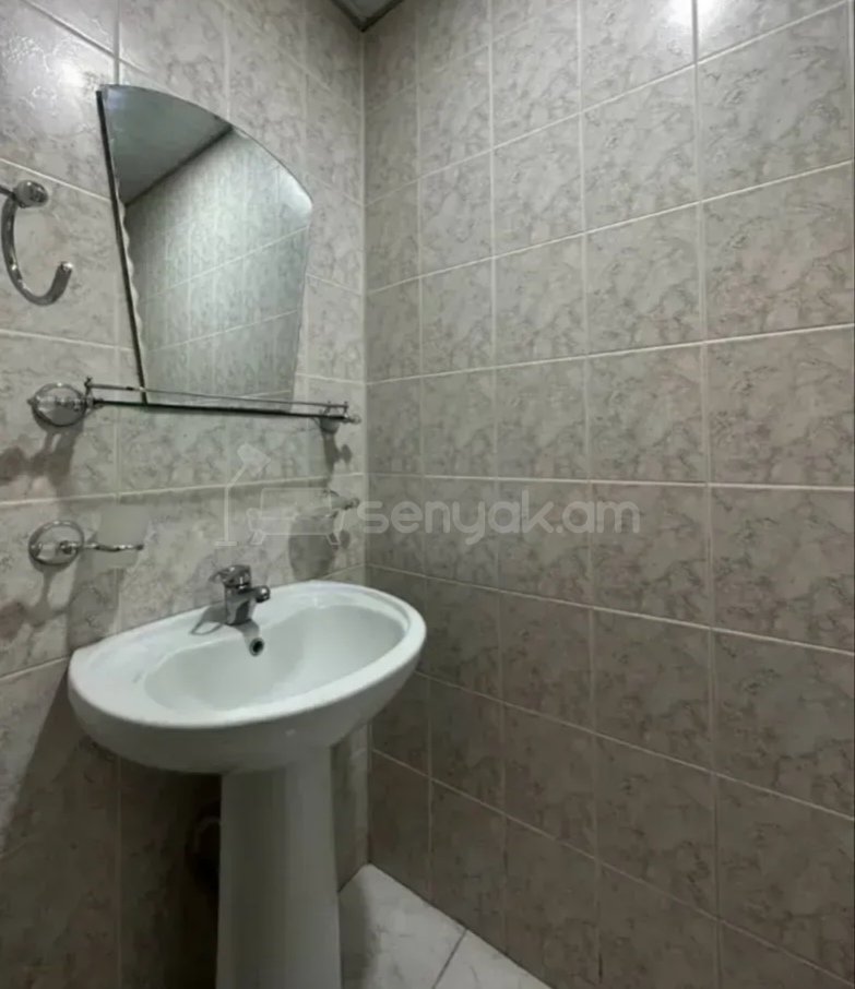 4 Սենյականոց Բնակարան, 90քմ, 6/9 հարկ, Նորմալ Վիճակում, Կահավորված