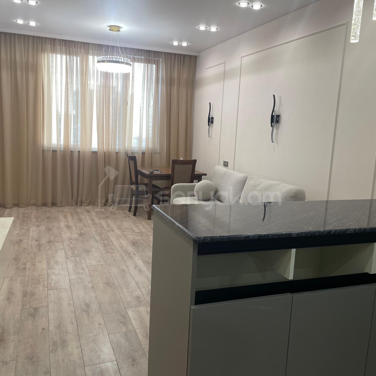2 Սենյականոց Բնակարան Նորակառույցում, 70քմ, 9/14 հարկ, Դիզայներական Վերանորոգված, Կահավորված, Արևկող