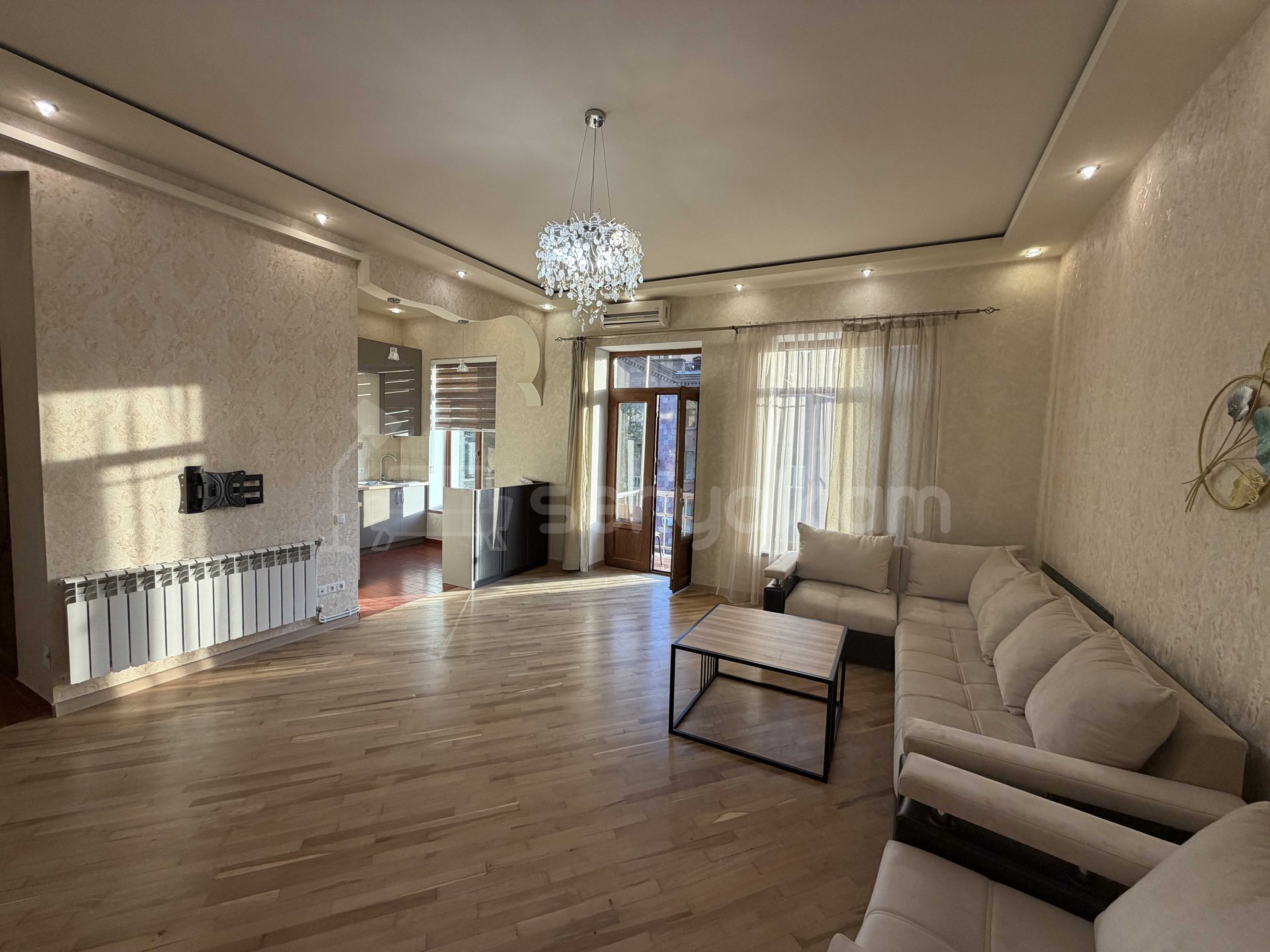 2 Սենյականոց Բնակարան Քարե Շենքում, 75քմ, 4/4 հարկ, Դիզայներական Վերանորոգված