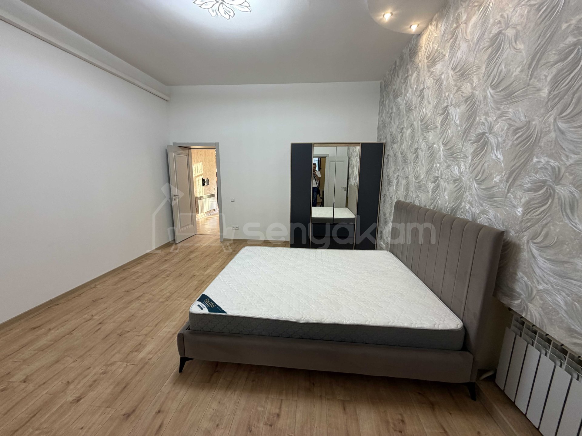 2 Սենյականոց Բնակարան Քարե Շենքում, 75քմ, 4/4 հարկ, Դիզայներական Վերանորոգված