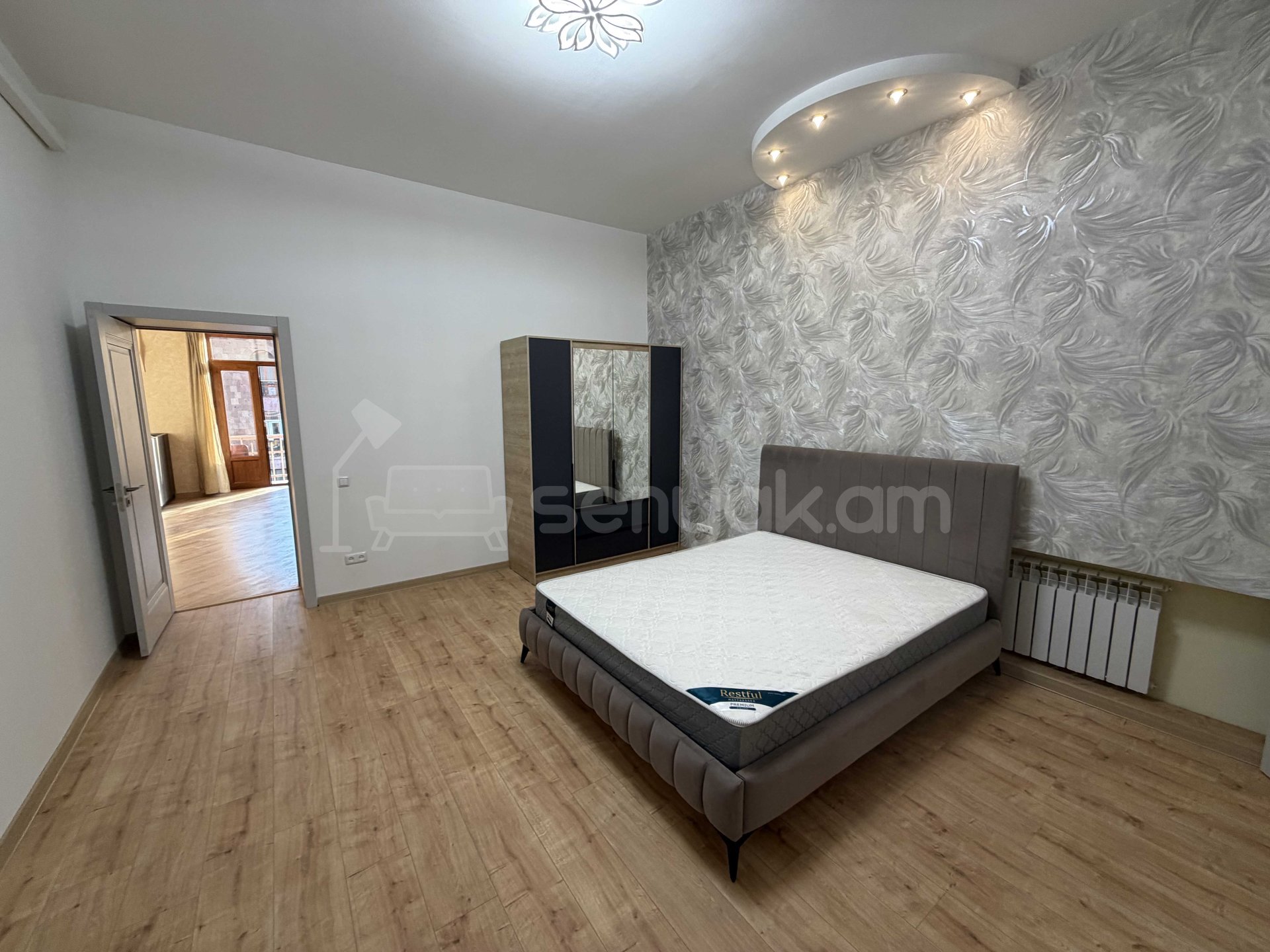 2 Սենյականոց Բնակարան Քարե Շենքում, 75քմ, 4/4 հարկ, Դիզայներական Վերանորոգված