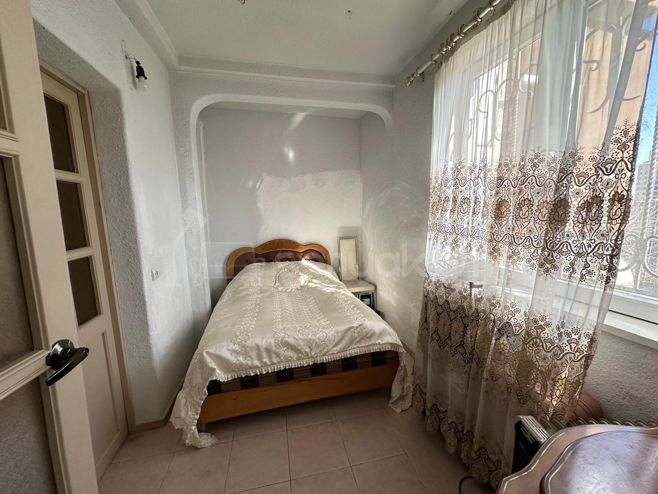 3 Սենյականոց Բնակարան Քարե Շենքում, 77քմ, 2/5 հարկ, Պետական Վիճակում