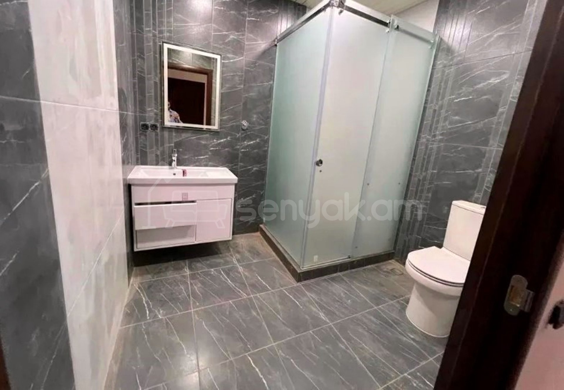 3 Սենյականոց Բնակարան Նորակառույցում, 90քմ, 14/14 հարկ, Դիզայներական Վերանորոգված, Կահավորված, Արևկող