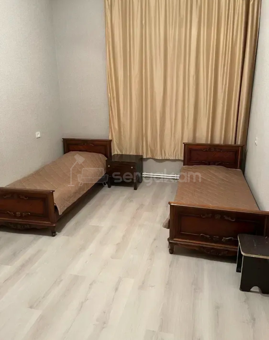 4 Սենյականոց Բնակարան Քարե Շենքում, 95քմ, 4/5 հարկ, Կապիտալ Վերանորոգված, Կահավորված