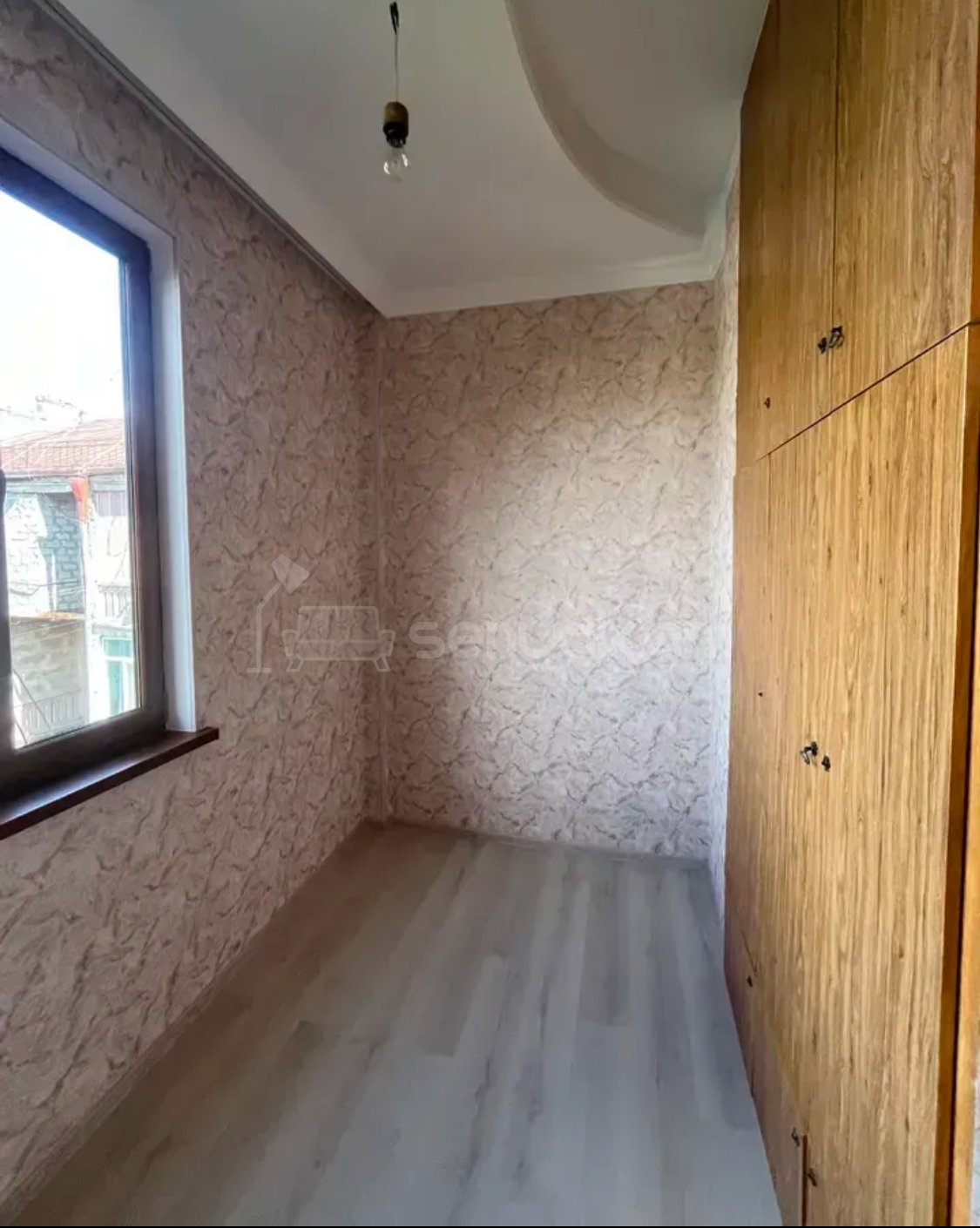 4 Սենյականոց Բնակարան Քարե Շենքում, 95քմ, 4/5 հարկ, Կապիտալ Վերանորոգված, Կահավորված