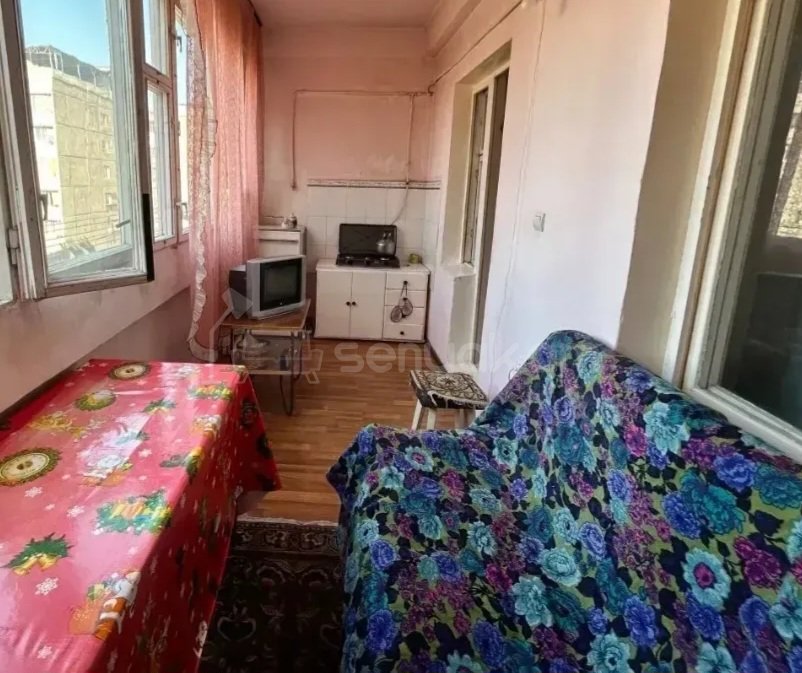 3 Սենյականոց Բնակարան, 80քմ, 8/9 հարկ, Պետական Վիճակում