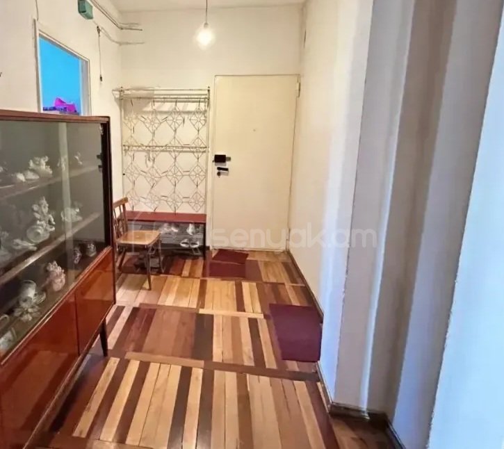 3 Սենյականոց Բնակարան, 80քմ, 8/9 հարկ, Պետական Վիճակում