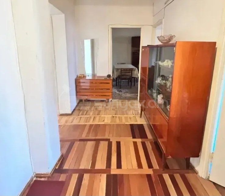 3 Սենյականոց Բնակարան, 80քմ, 8/9 հարկ, Պետական Վիճակում
