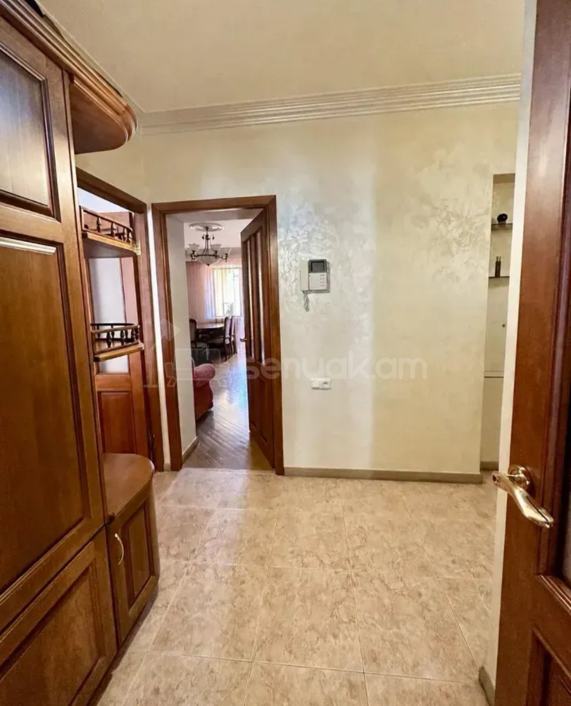 3 Սենյականոց Բնակարան Քարե Շենքում, 60քմ, 5/5 հարկ, Կապիտալ Վերանորոգված, Կահավորված, Արևկող