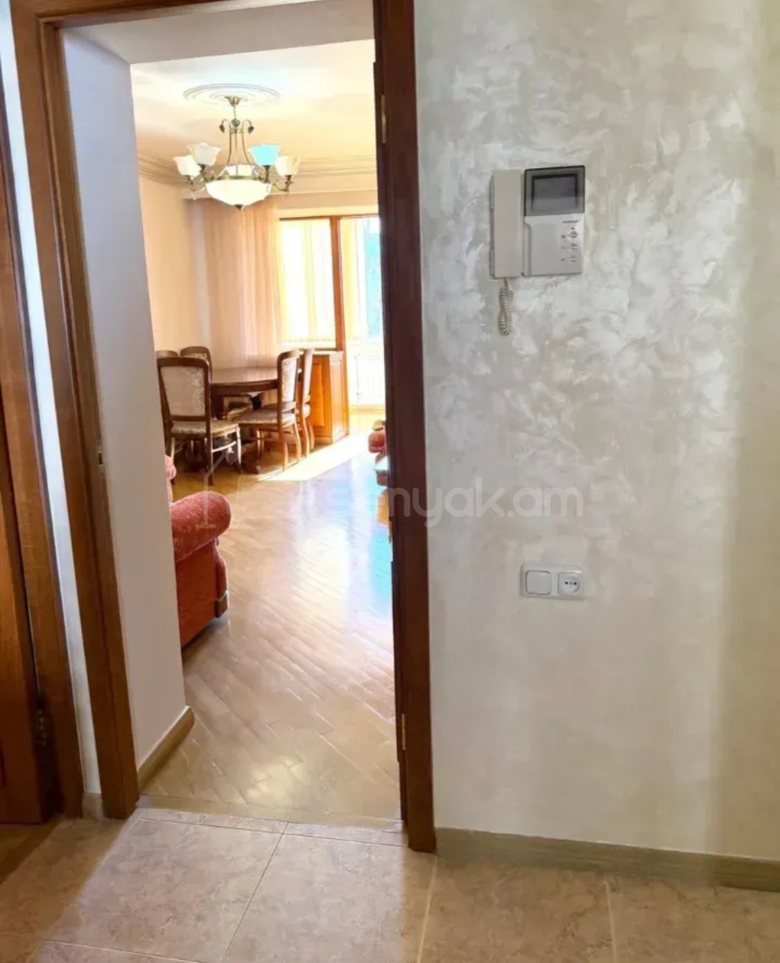 3 Սենյականոց Բնակարան Քարե Շենքում, 60քմ, 5/5 հարկ, Կապիտալ Վերանորոգված, Կահավորված, Արևկող