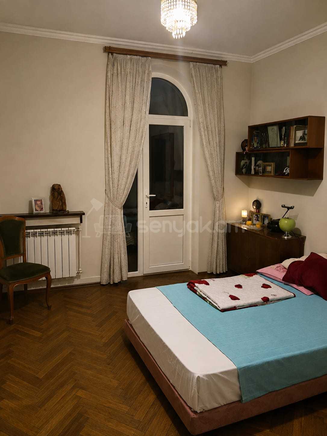 3 Սենյականոց Բնակարան Քարե Շենքում, 93քմ, 4/4 հարկ, Կոսմետիկ Վերանորոգված