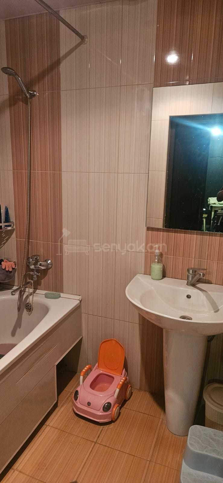 3 Սենյականոց Բնակարան Քարե Շենքում, 93քմ, 4/4 հարկ, Կոսմետիկ Վերանորոգված