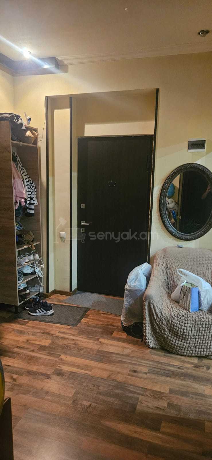 3 Սենյականոց Բնակարան Քարե Շենքում, 93քմ, 4/4 հարկ, Կոսմետիկ Վերանորոգված