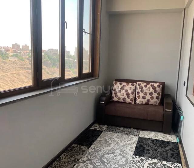 3 Սենյականոց Բնակարան, 80քմ, 6/12 հարկ, Կապիտալ Վերանորոգված, Կահավորված, Արևկող