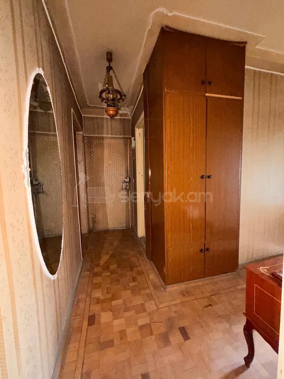 2 Սենյականոց Բնակարան Քարե Շենքում, 53քմ, 2/5 հարկ, Պետական Վիճակում