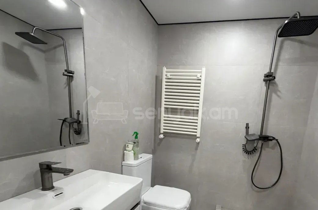 2 Սենյականոց Բնակարան, 50քմ, 5/9 հարկ, Դիզայներական Վերանորոգված